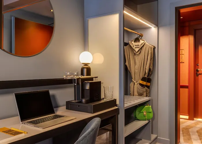 Hotel Tribe Old Town 4*